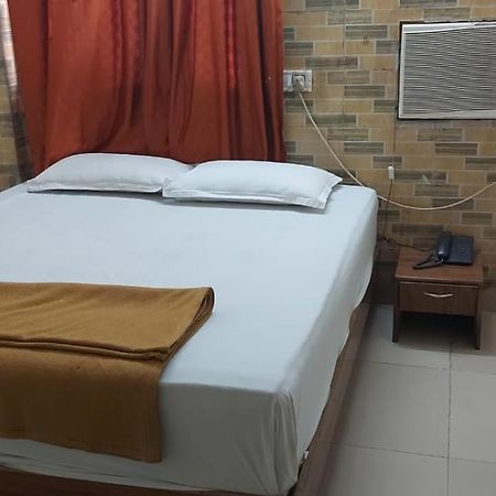 Glitz Hotels Sai Guest House - Nr Inorbit Mall Vashi Navi Mumbai Exterior photo