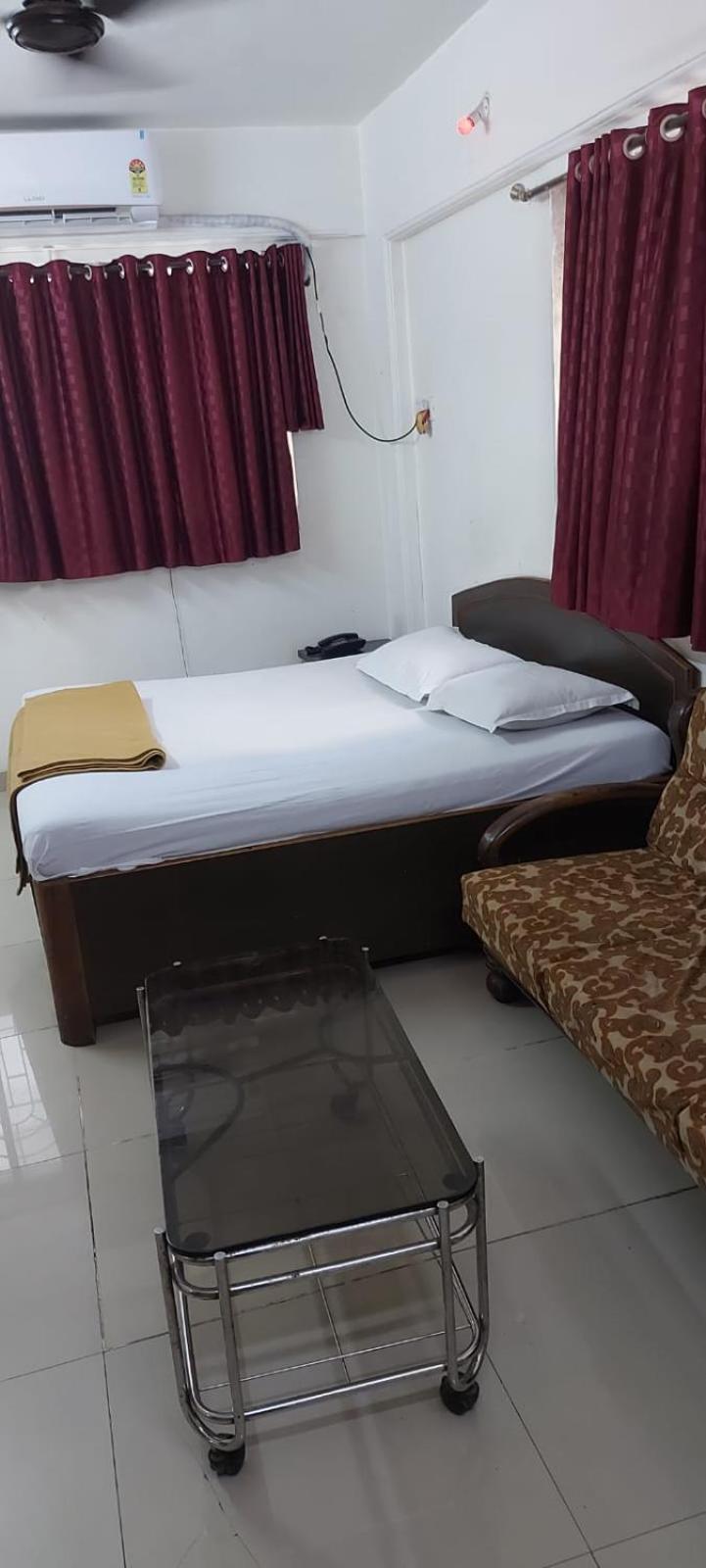 Glitz Hotels Sai Guest House - Nr Inorbit Mall Vashi Navi Mumbai Exterior photo